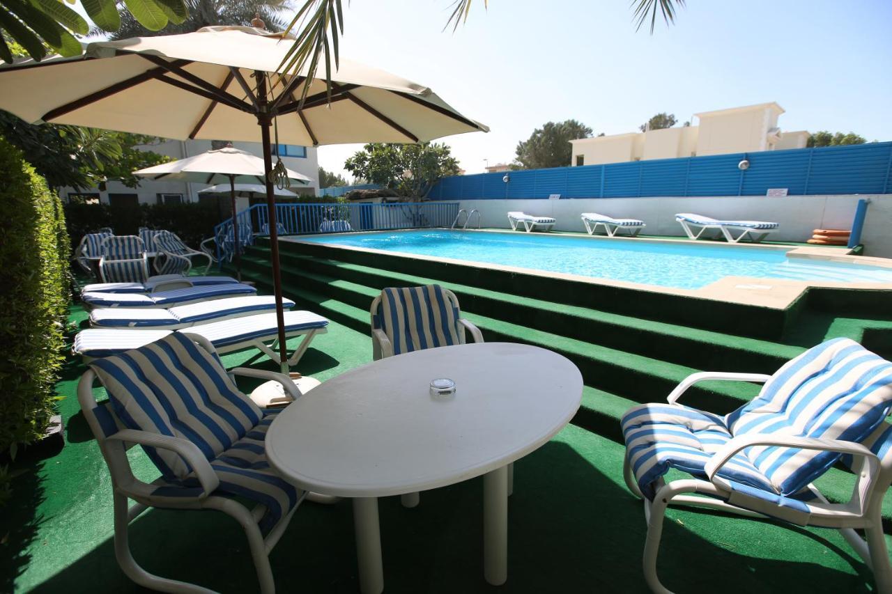 Al Corniche Hotel Schardscha Exterior foto